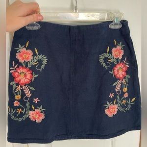 Francesca’s Mi Ami Floral Mini Skirt